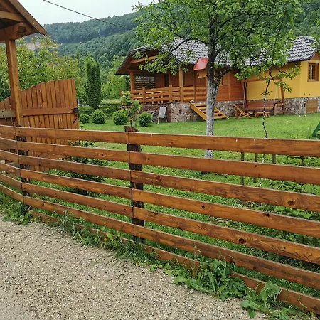 Wooden House Ripac * Bihać
